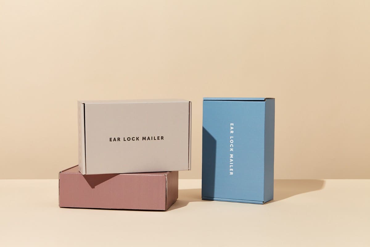 How do custom mailer boxes help in branding?
